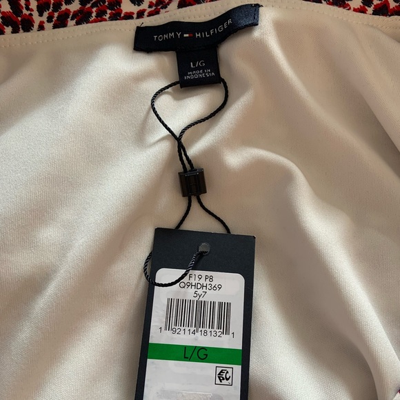 Tommy Hilfiger leopard print wrap dress. - Picture 5 of 6